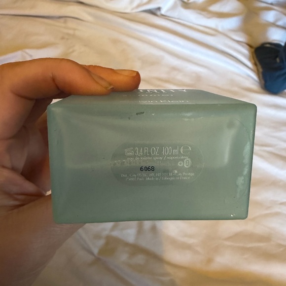 Calvin Klein - Picture 3 of 4